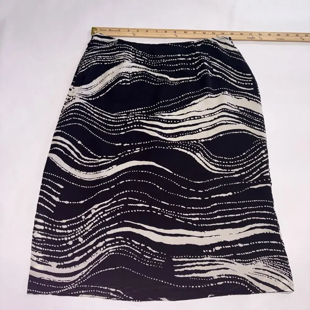 Talbots Skirt Black/Cream Aquatic Look Print 100% Pure Silk Classy Sz 8 Knee L - Picture 3 of 9